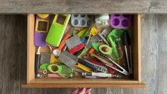 Ich werfe kein Geld mehr zum Fenster hinaus: 10 unkluge Hausfrauenkäufe, die in der Küche Unannehmlichkeiten und andere Probleme verursachen.